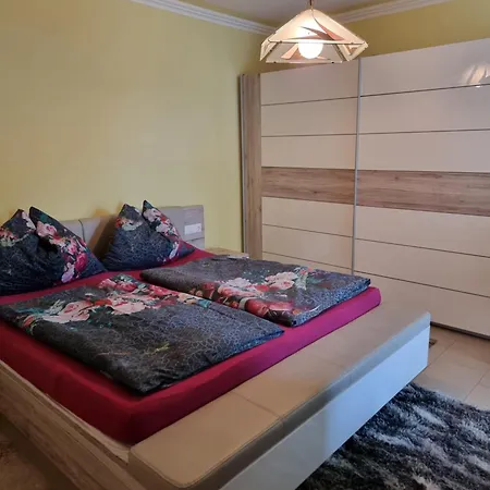 Ferienhaus Burgblick Treffen Zimmer foto