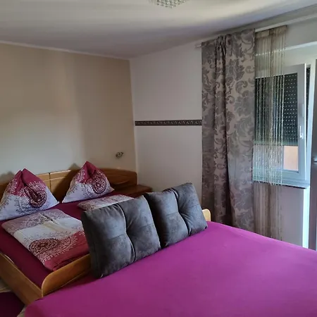 Ferienhaus Burgblick Treffen Zimmer foto